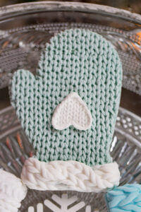 Winter Mittens Cookie Tutorial