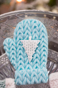 Winter Mittens Cookie Tutorial