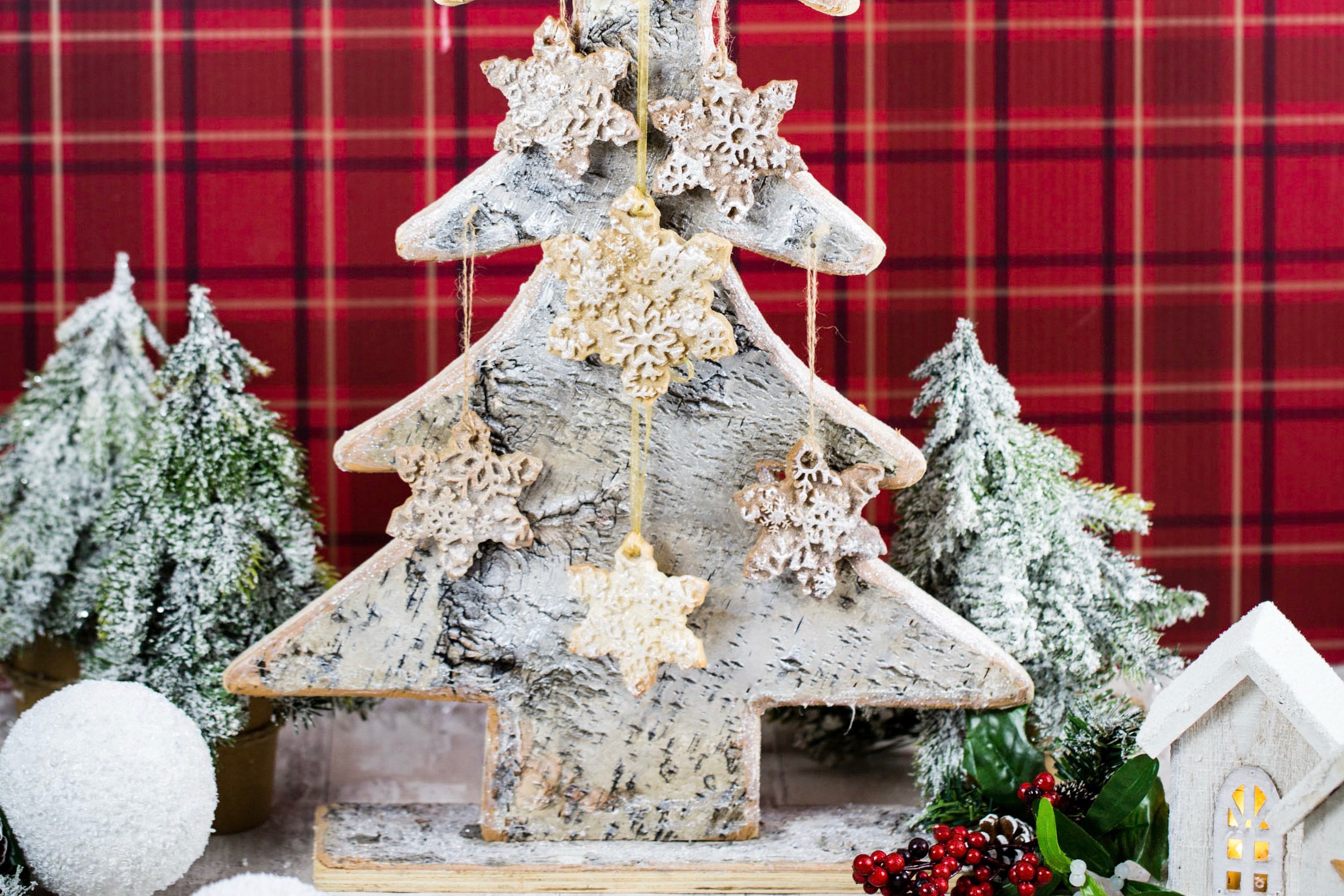 Quick & Easy Snowflake Cookies Quick & Easy Snowflake Cookies